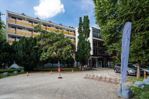 Ce Napf�ny Hotel