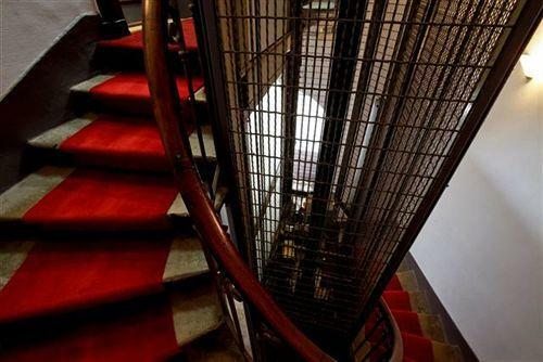Hotel H�tel Du Dauphin