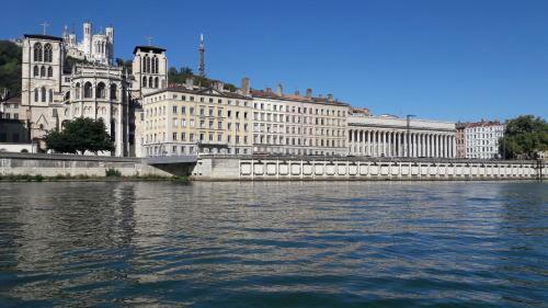 Hotel H�tel De La Croix-rousse