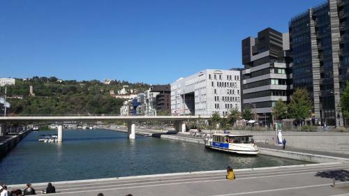 Hotel H�tel De La Croix-rousse