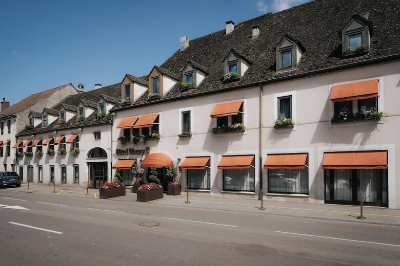 Henry II Hotel