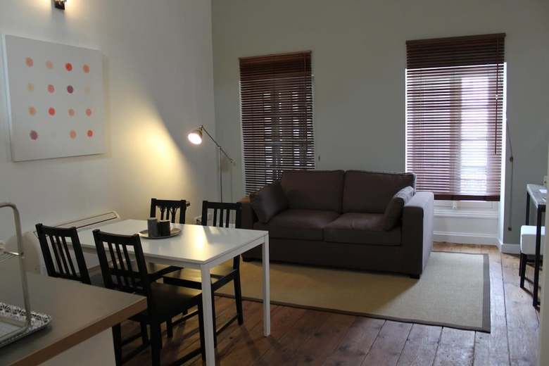 Hostal Maison Charles Maurice