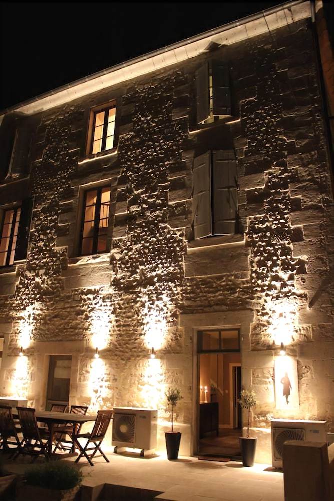 Hostal Maison Charles Maurice