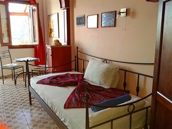 Hostal Bilios Apartments
