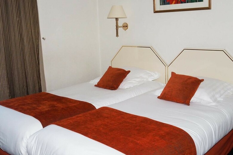 Carlton's Hotel Montmartre
