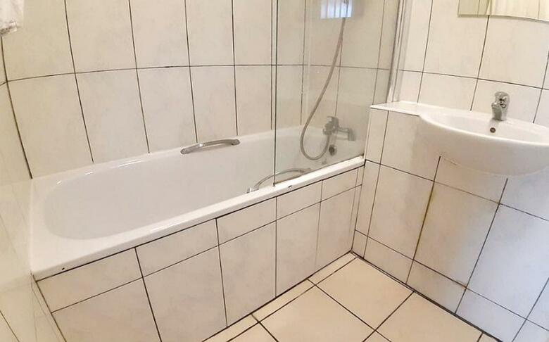 West Cromwell Hotel