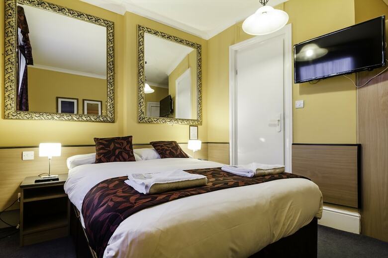 Tudor Court Hotel