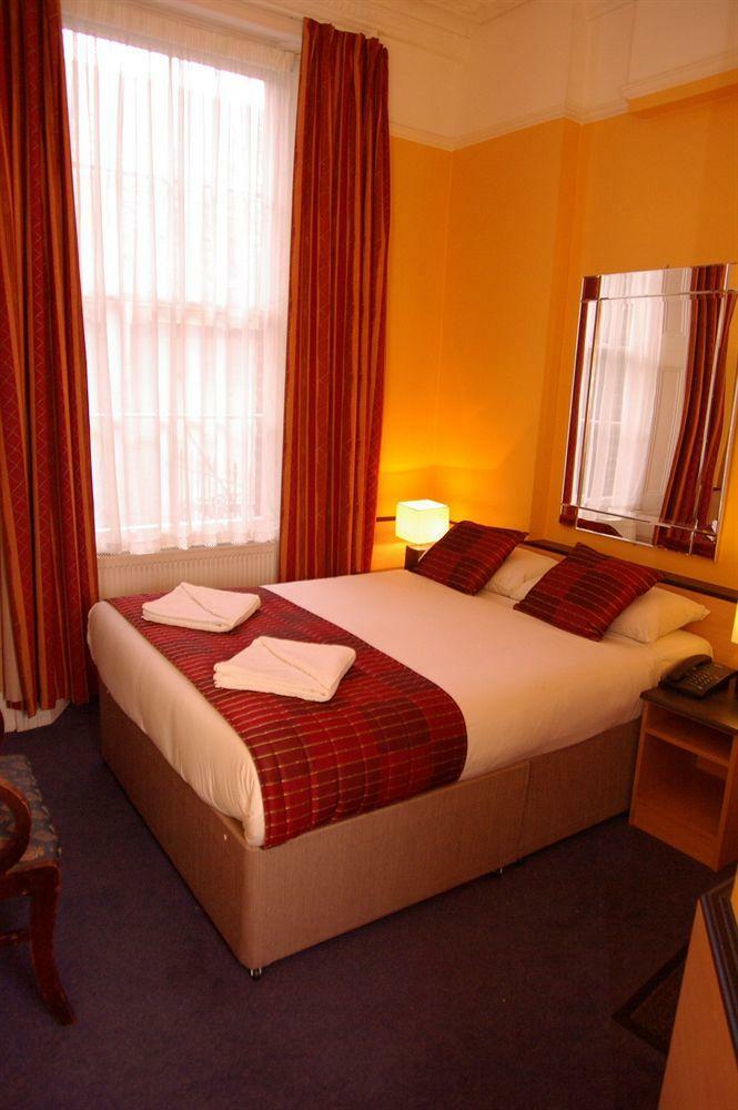 Tudor Court Hotel
