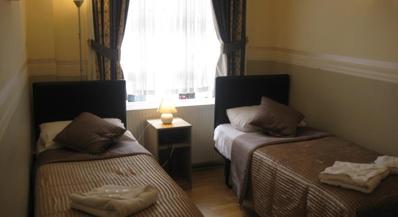 Glendale Hyde Park Hotel