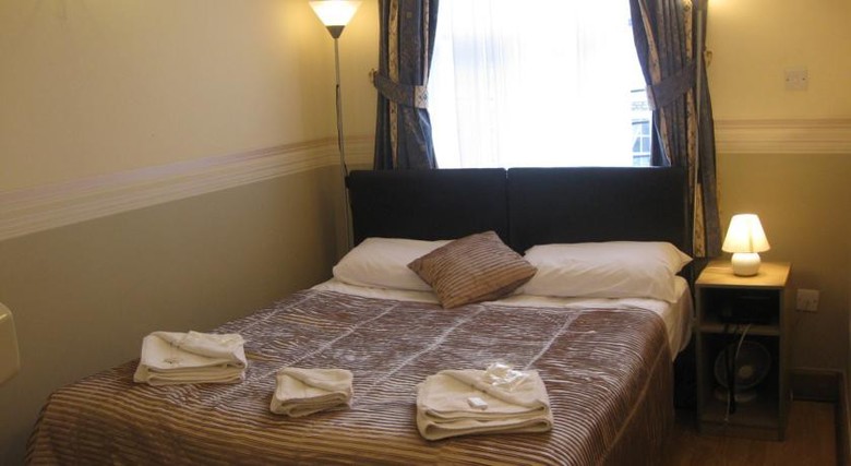 Glendale Hyde Park Hotel