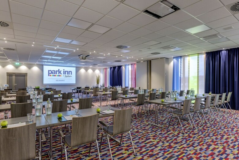 Hotel Park Inn By Radisson Neumarkt