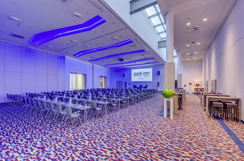 Hotel Park Inn By Radisson Neumarkt