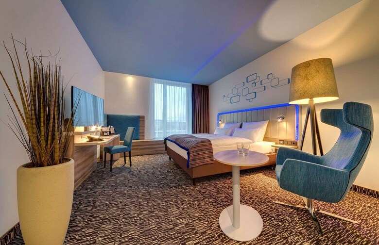 Hotel Park Inn By Radisson Neumarkt