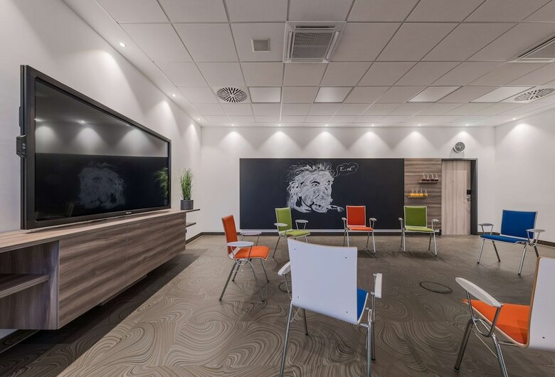 Hotel Park Inn By Radisson Neumarkt
