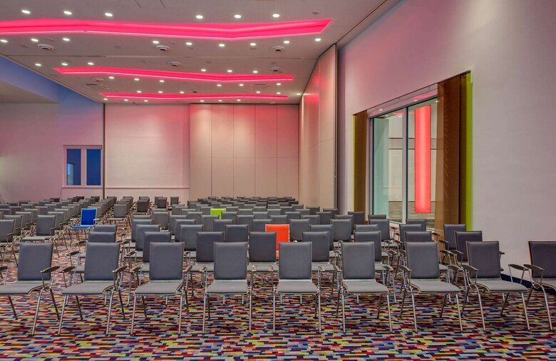 Hotel Park Inn By Radisson Neumarkt
