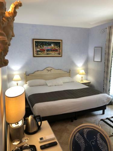 Hotel Chateau De Challanges