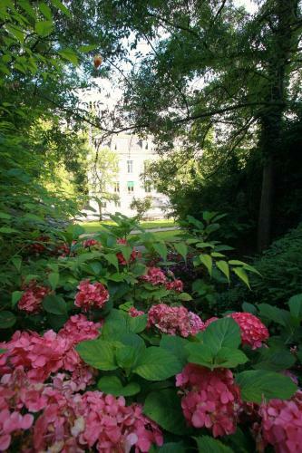 Hotel Chateau De Challanges