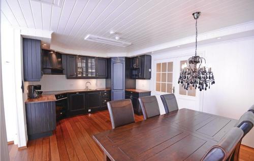 Three-bedroom Apartment With Sea View In Fister