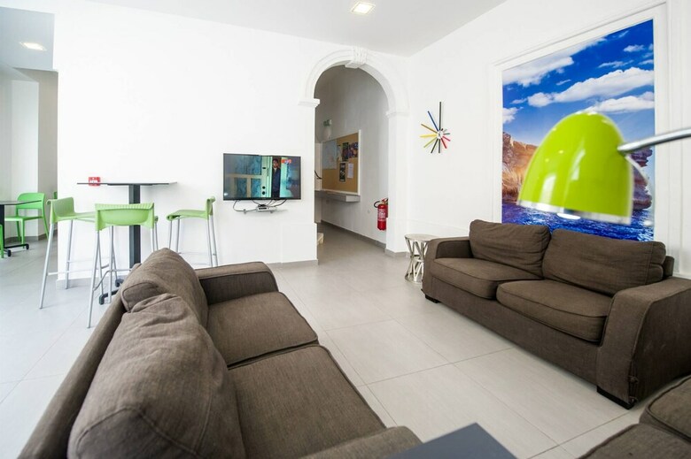 Hostel 94