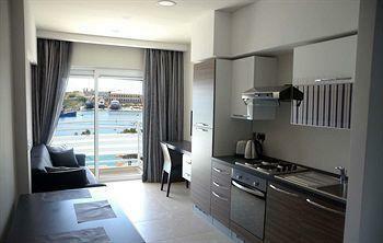 Pebbles Boutique Aparthotel