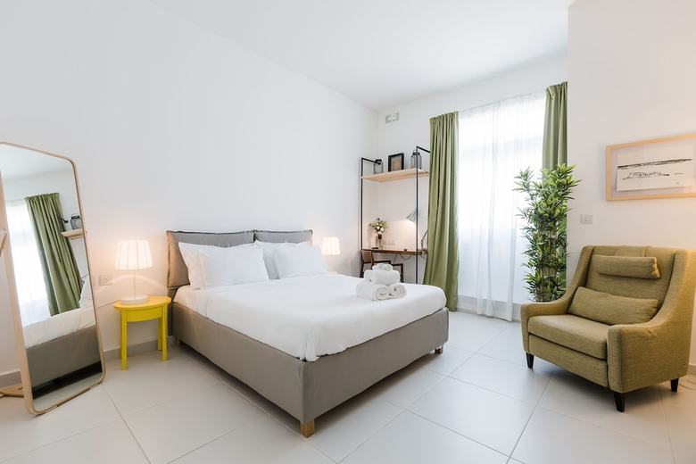 Two Pillows Boutique Hostel
