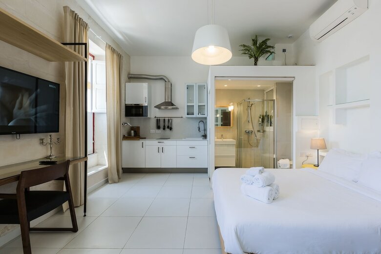 Two Pillows Boutique Hostel