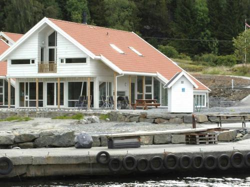 Five-bedroom Holiday Home In Jelsa 1