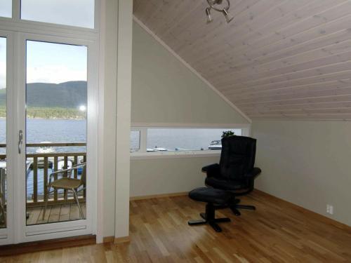 Five-bedroom Holiday Home In Jelsa 1