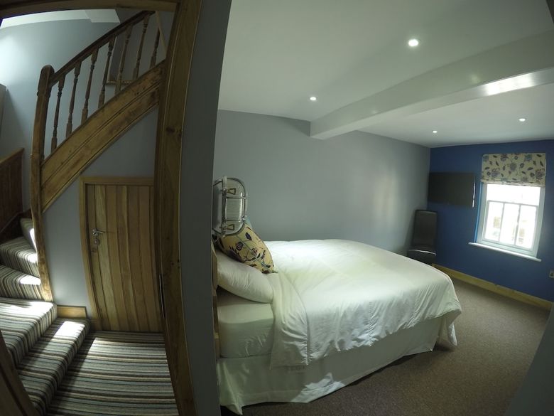 Hostal The Feathers