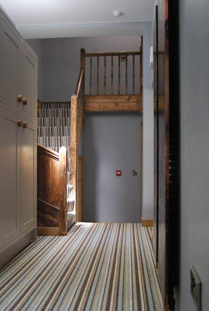 Hostal The Feathers