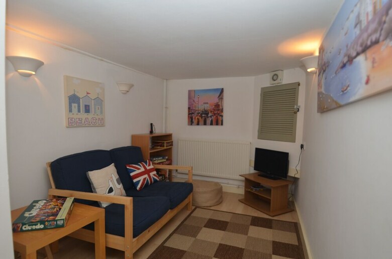Crown Cottage
