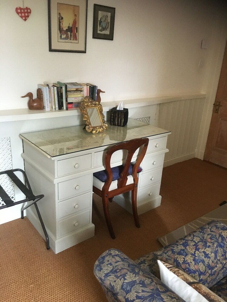 Hostal Cornerstones Guest House