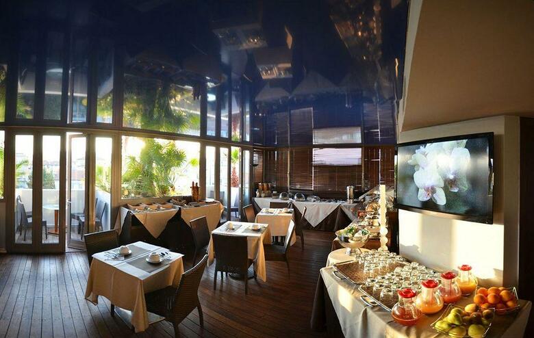 Hotel Goldstar Resort & Suites