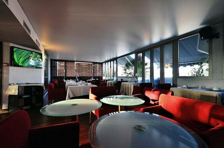 Hotel Goldstar Resort & Suites