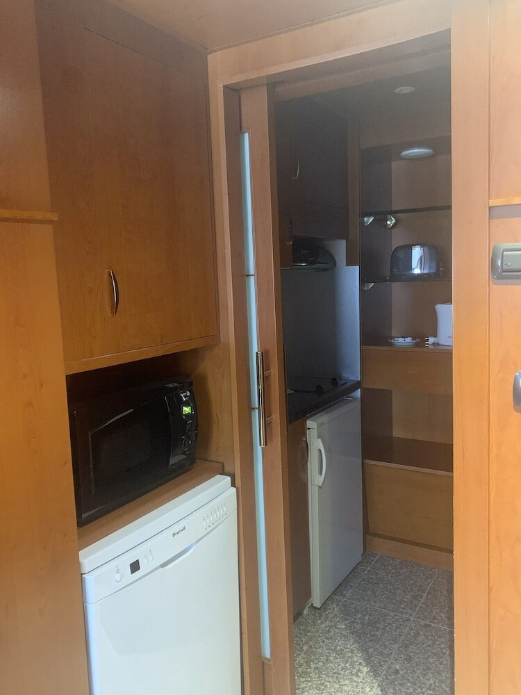 Hotel Goldstar Resort & Suites