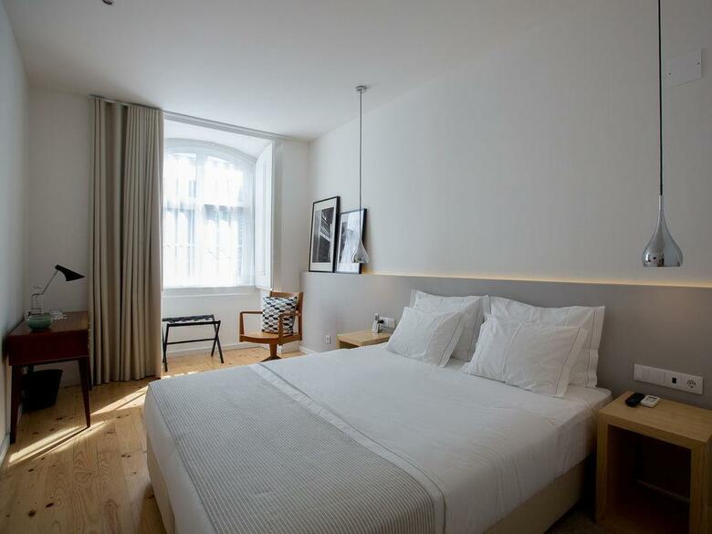 Hostal The 8 - Downtown Suites