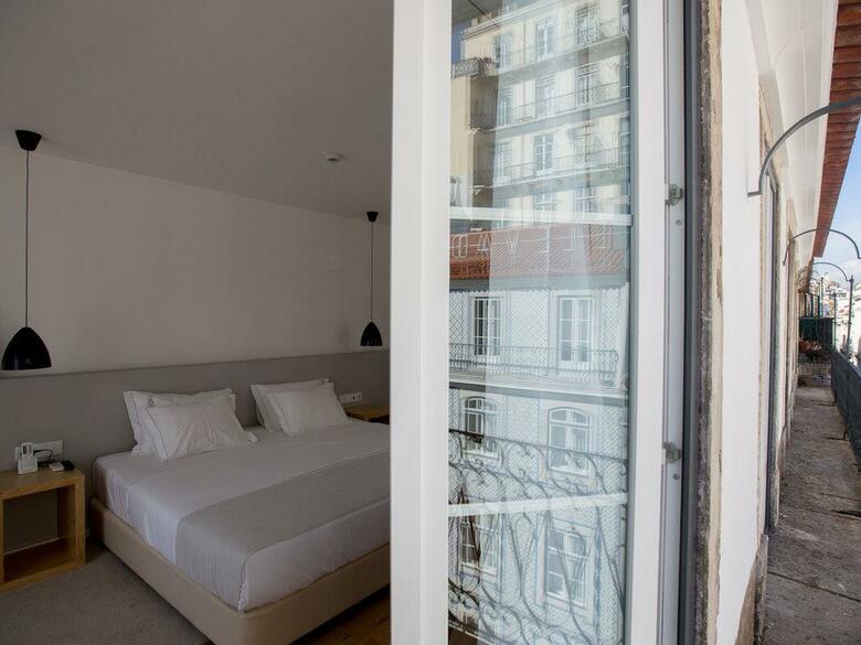 Hostal The 8 - Downtown Suites