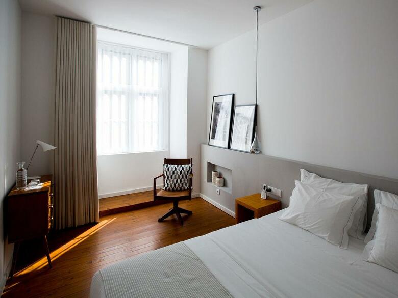 Hostal The 8 - Downtown Suites