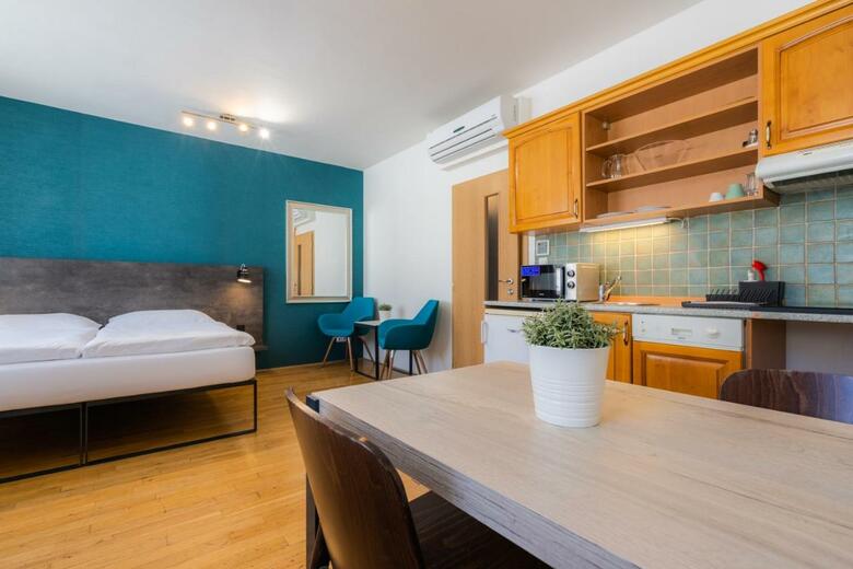 Ea Aparthotel Melantrich