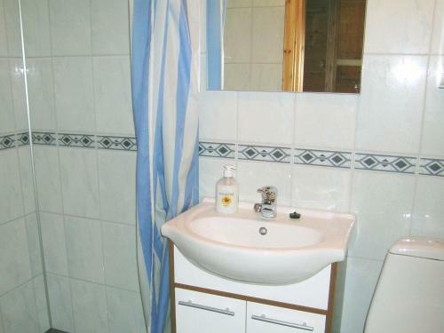 Two-bedroom Holiday Home In Leknes 2