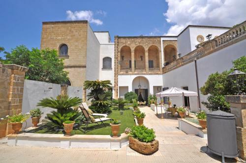 Palazzo De Donatis B&B