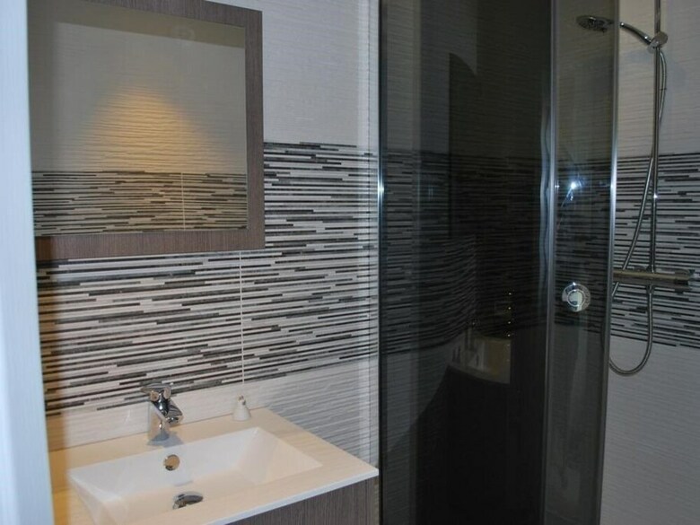 Hostal The Waters Edge Guest House