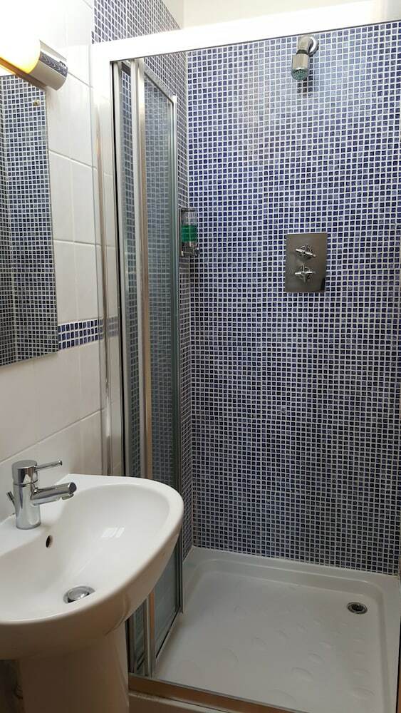 Bath Road Apartments