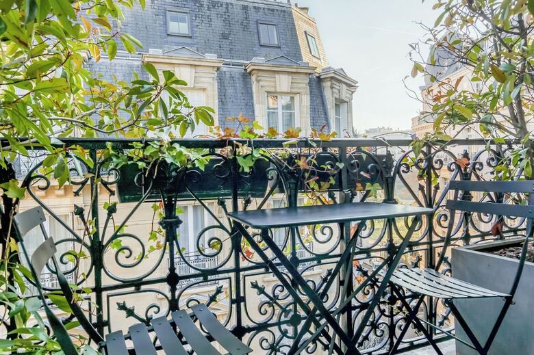 Chalgrin Boutique Hotel