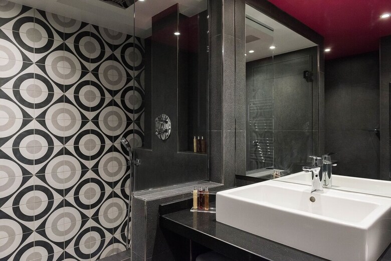 The Originals Boutique Hotel Du Vieux Saule Paris Le Marais