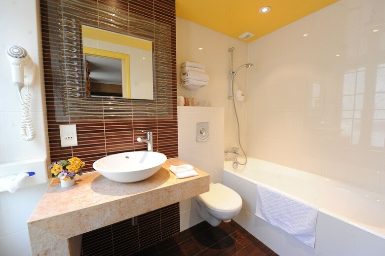 The Originals Boutique Hotel Du Vieux Saule Paris Le Marais