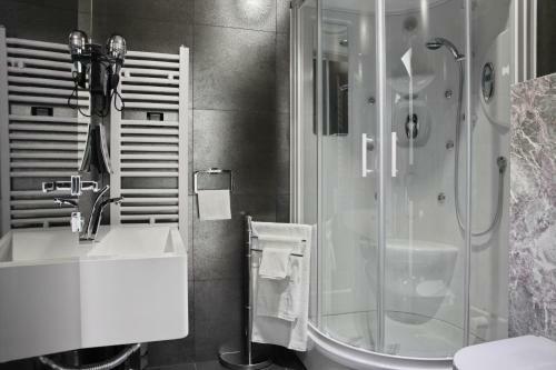 Nova City Hotel Signature Collection