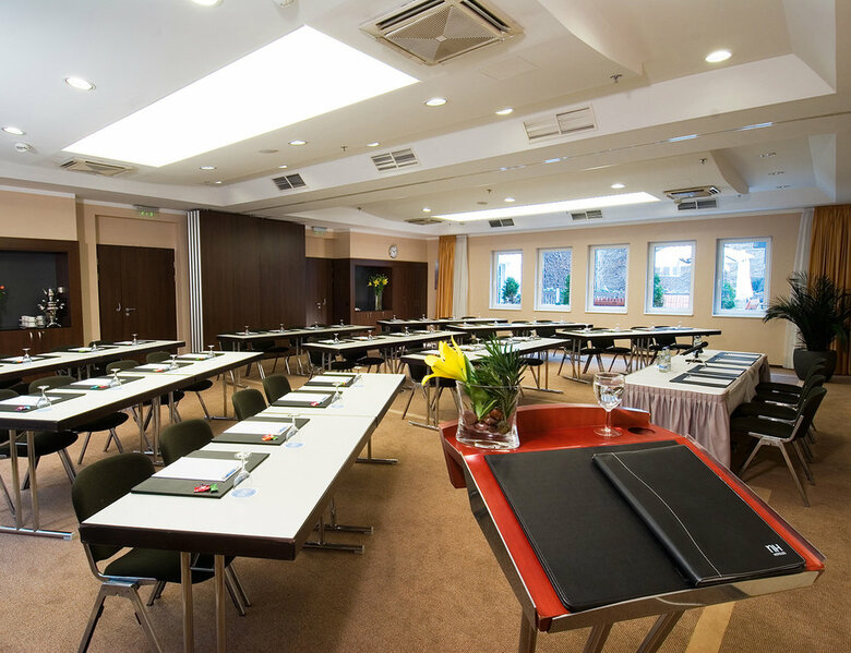 Hotel NH Budapest City