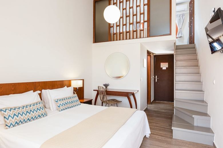 Hotel Theartemis Palace