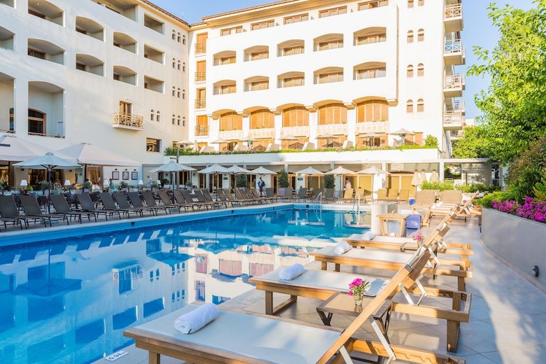 Hotel Theartemis Palace